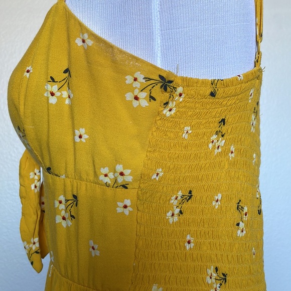 Large Yellow floral dress - Picture 3 of 10